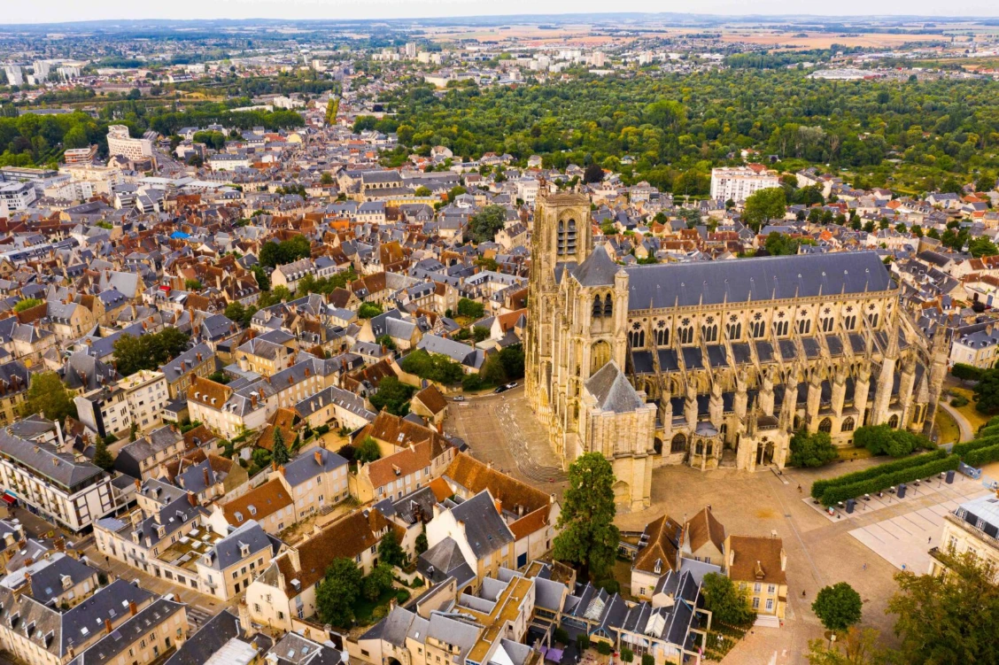 Vue de Bourges, ville desservie par ECU3D pour l'impression 3D sur mesure. Vue de Bourges, ville desservie par ECU3D pour l'impression 3D sur mesure.