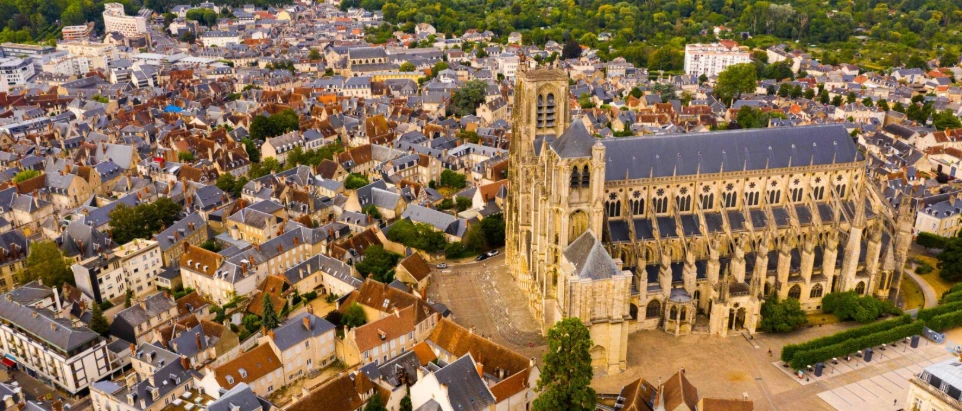 Vue de Bourges, ville desservie par ECU3D pour l'impression 3D sur mesure. Vue de Bourges, ville desservie par ECU3D pour l'impression 3D sur mesure.