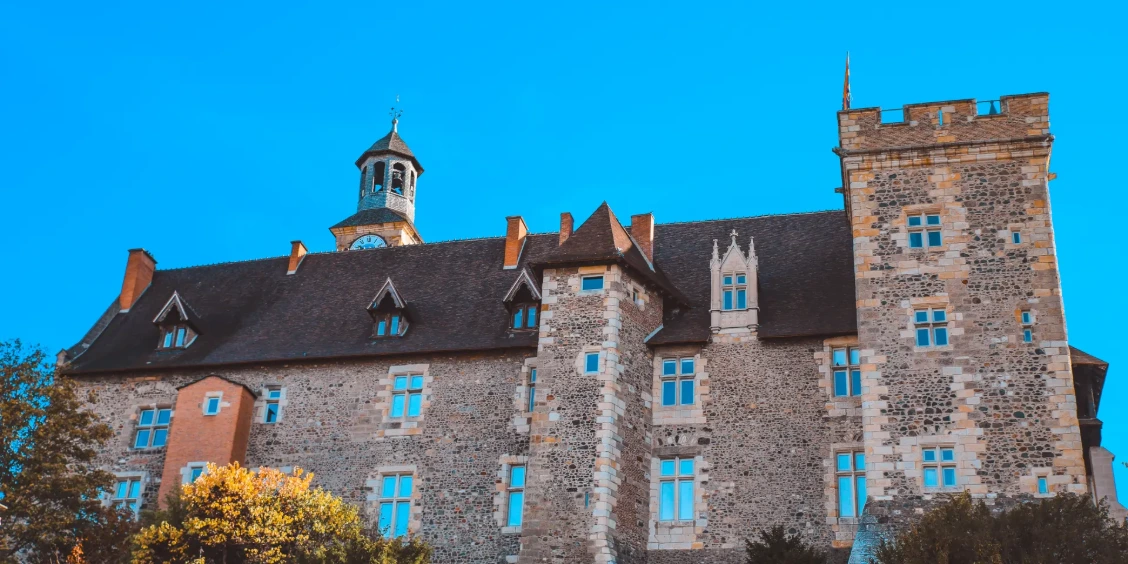 Vue de Montluçon, ville desservie par ECU3D pour l'impression 3D sur mesure. Vue de Montluçon, ville desservie par ECU3D pour l'impression 3D sur mesure.